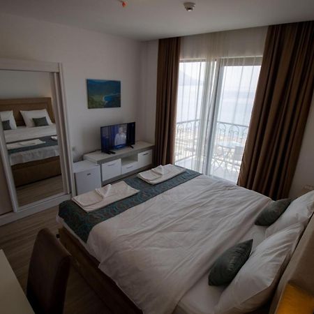 Hotel Svarog Bečići エクステリア 写真