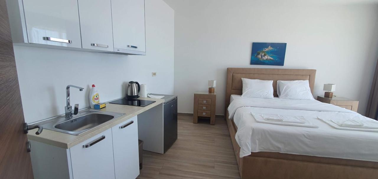 Hotel Svarog Bečići エクステリア 写真